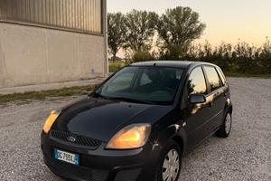 Ford Fiesta 1.2 16V 5p. Ghia
