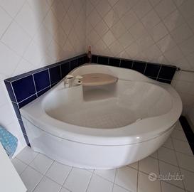 Vasca da bagno angolare