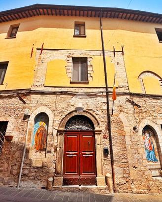 3 LOCALI A GUALDO TADINO