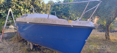 Semi-cabinata a vela