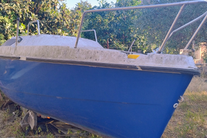 Semi-cabinata a vela