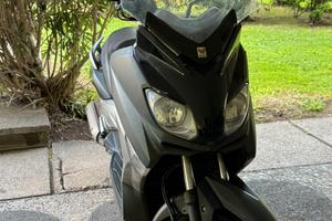 Scooter Yamacha X-max 250