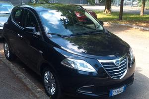 Lancia Ypsilon 1.2 Gold Neopatentati 78.000 km
