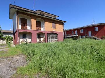 VILLA SINGOLA A SAN GIORGIO BIGARELLO