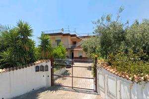 Appartamento con giardino