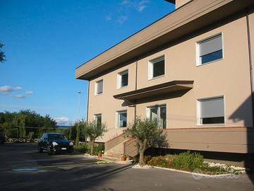 Intera palazzina uffici con rendita