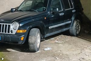 Jeep Cherokee 2.8 limited
