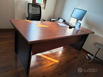 elegante scrivania direzionale 