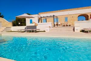 Villa da sogno con piscina nel verde in Salento