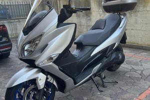 Suzuki Burgman 400 anno 2023 km 1923