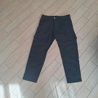 pantaloni neri  cargo  in denim