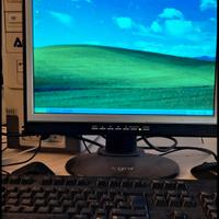 PC schermo tastiera e mouse