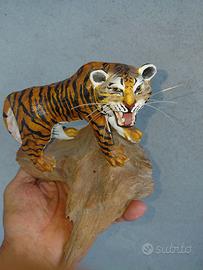 soprammobile raffigurante una tigre