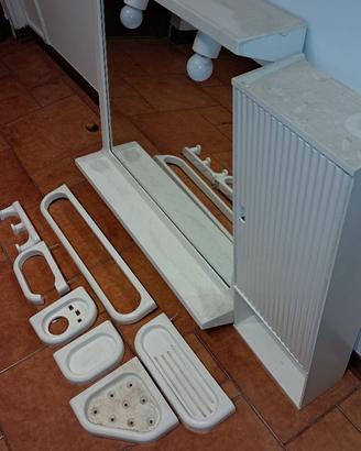Set completo specchiera bagno e accessori