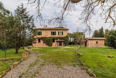 Splendido rustico in una posizione da sogno