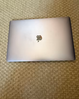 MacBook pro 15 retina 2018