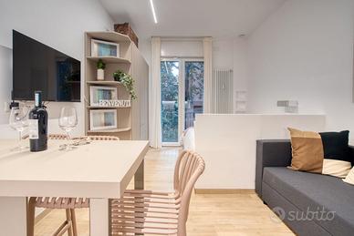 Bilocale viale Papiniano, Solari, Milano