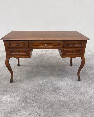 Scrivania classica in legno