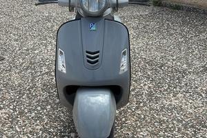 Piaggio Vespa GTS 300 2016