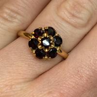 Anello oro giallo e granati