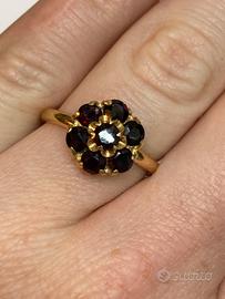 Anello oro giallo e granati