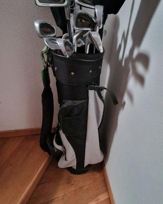 mazze da golf e borsa