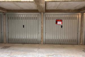 Box doppio in condominio residenziale