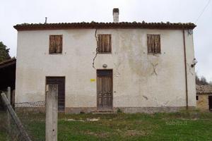 Casolare ampia vista con 2 ettari di terreno