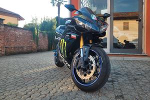 yamaha r1 