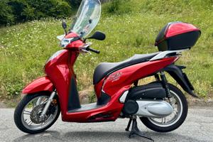 Honda SH 300 i - ABS - KEYLESS