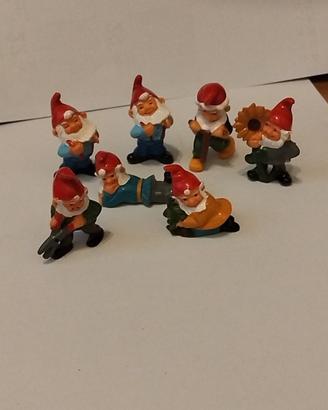 7 personaggi sorpresine come da foto 