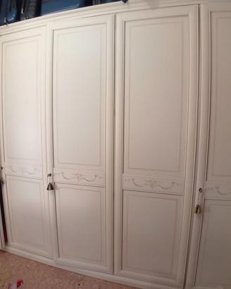 Armadio in legno massello