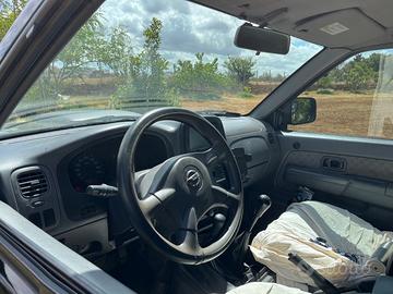 Nissan pick-up np300 autocarro