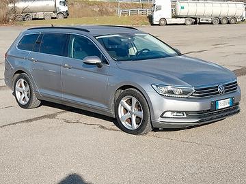 Volkswagen Passat Variant 1.6 TDI DSG High L. Navy