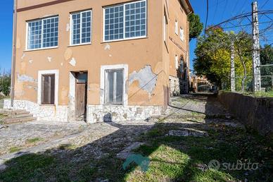 Villa di 450 m² con più di 5 locali e box auto dop