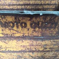 contenitore in metallo moto Guzzi 