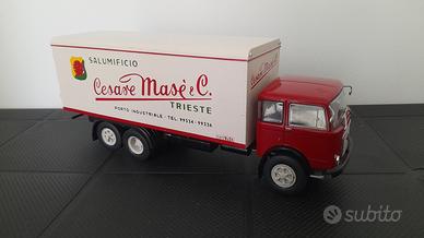 Modellino OM Titano 1/43 DeA