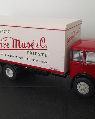 Modellino OM Titano 1/43 DeA