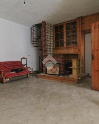 CASA SEMINDIPENDENTE A ISOLA DI CAPO RIZZUTO