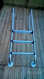 scaletta per piscina