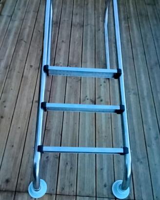 scaletta per piscina