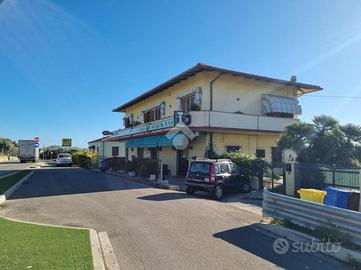 5 LOCALI A NOTARESCO