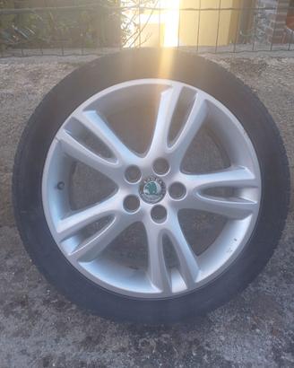 Cerchi in Lega per Auto con gomma 205/45 R16"
