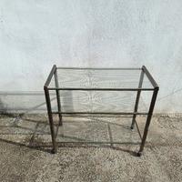 Carrello in ferro con mensole 