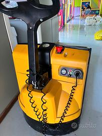 Transpallets elettrico Yale Mp16
