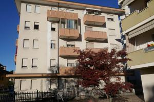 ULTIMO PIANO CON VISTA UNICA NEL CUORE DEL PAESE