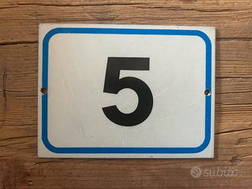 Numero civico in metallo