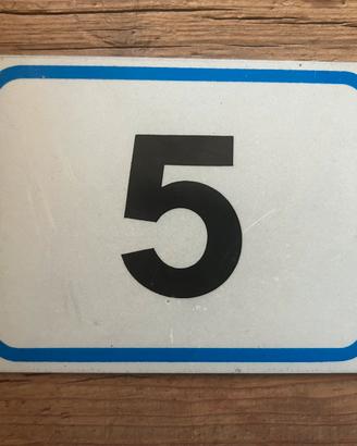 Numero civico in metallo