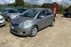 Toyota Yaris 1.0 3 porte Sol