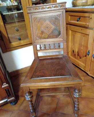 Due sedie antiche